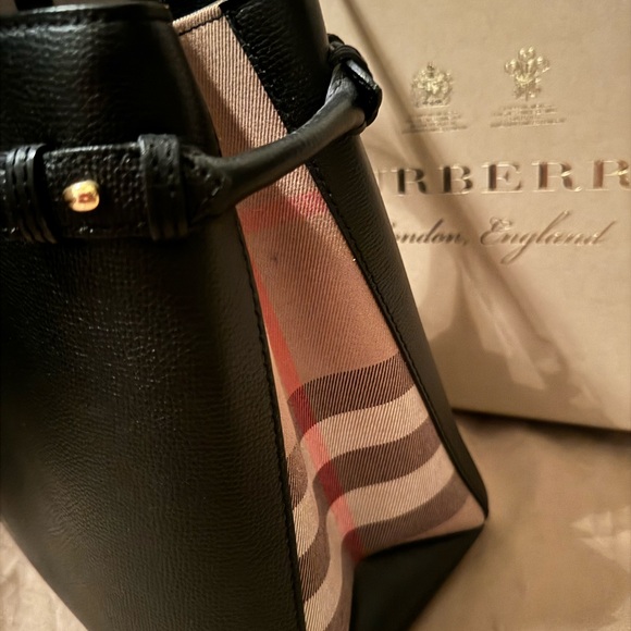 Pre-Owned Authentic Burberry Medium Banner House Check Derby Black Leath… - Picture 5 of 15